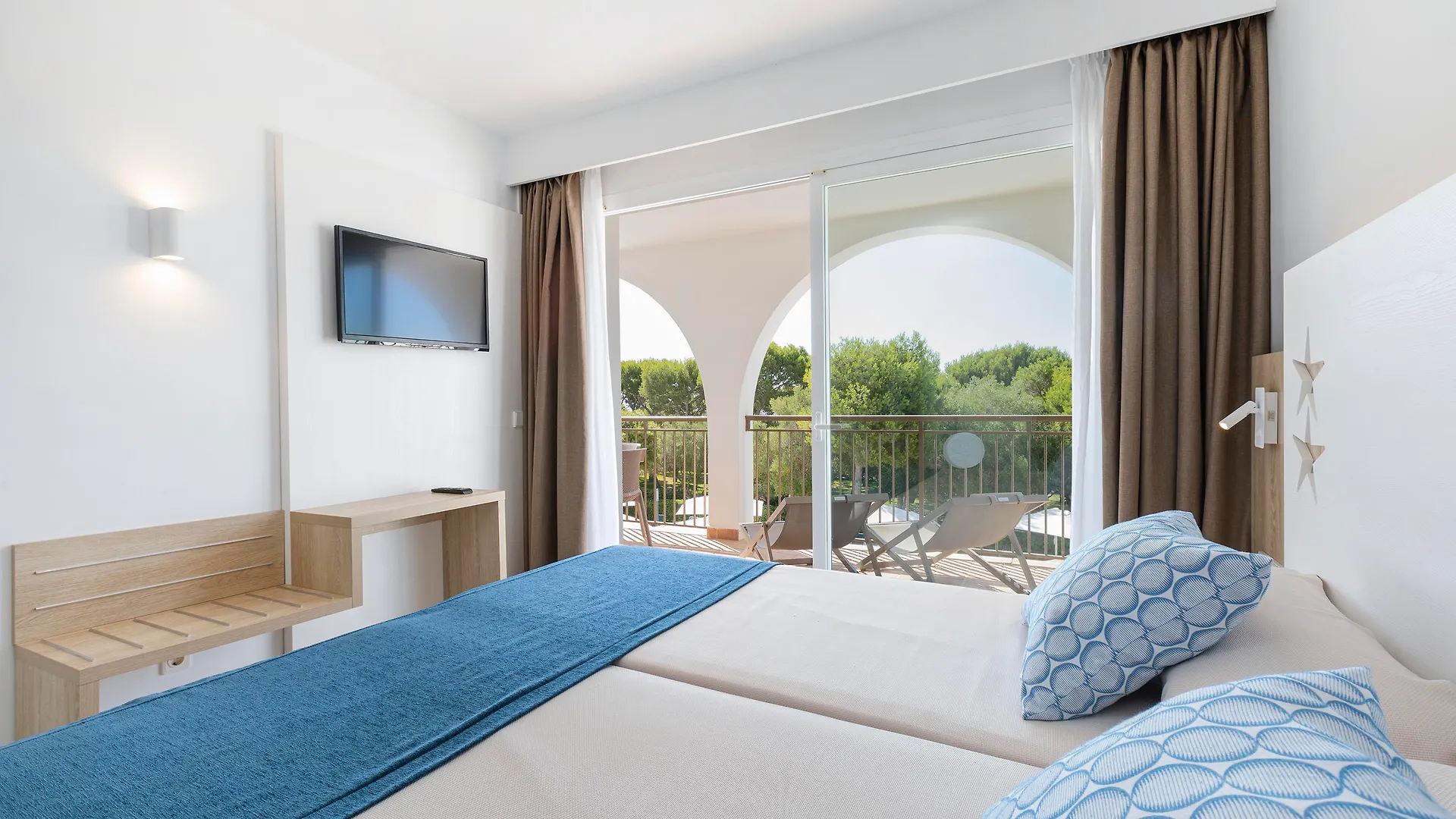 Apartamentos Cala D'Or Playa Spain