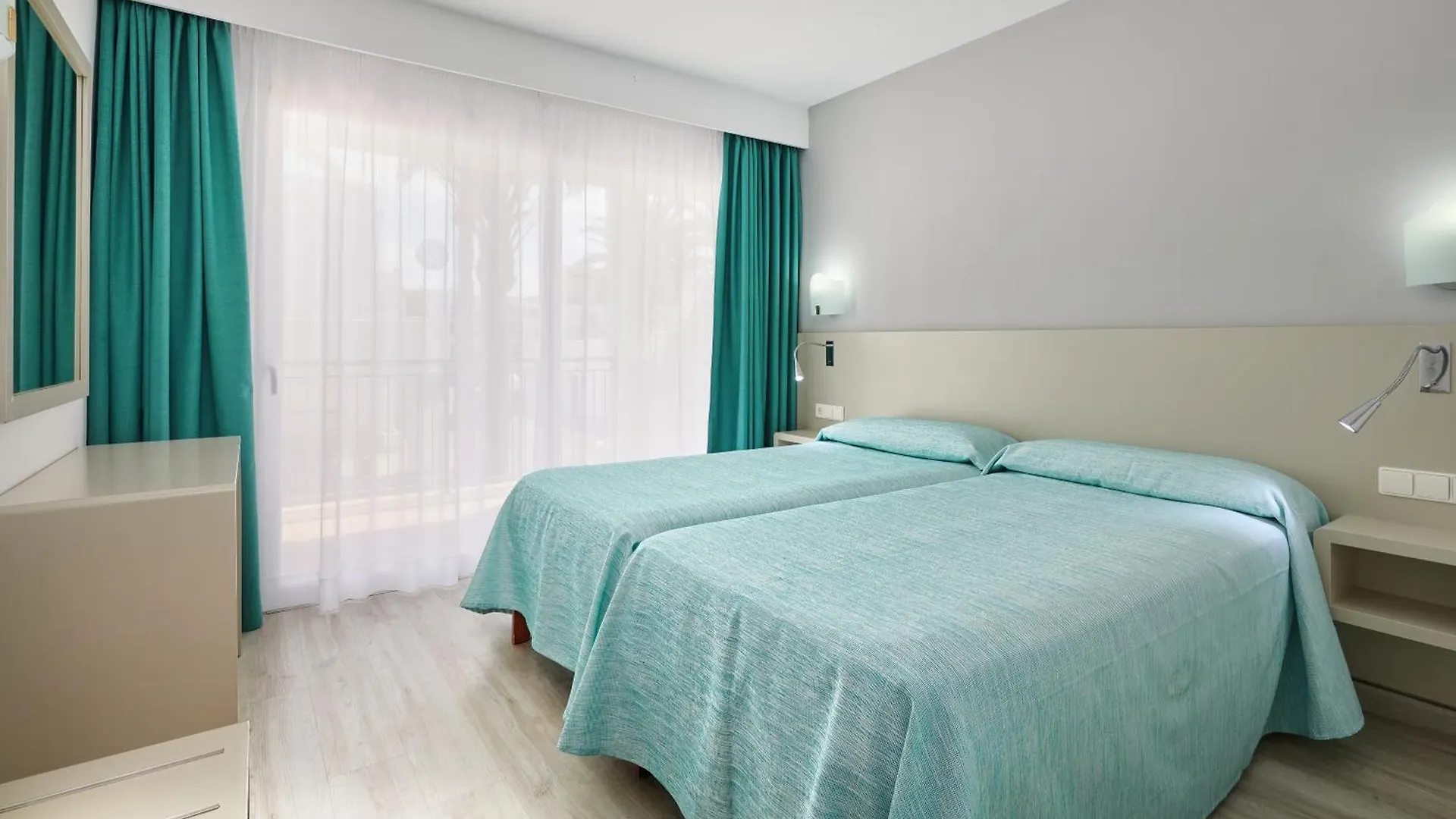 Apartamentos Cala d'Or Playa 3*, Cala D´Or